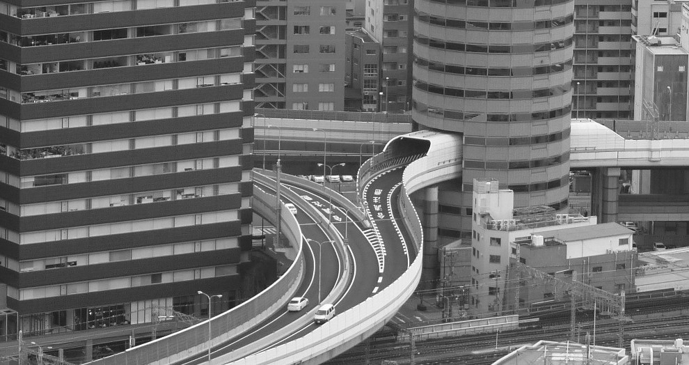 A knotted 3-valent graph in Osaka